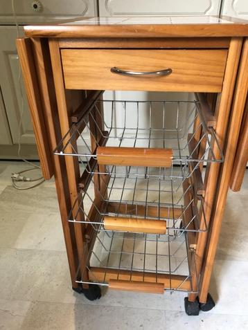 Keuken trolley uitklapbaar beschikbaar voor biedingen
