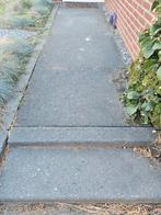 Bestrating looppad voordeur of achterdeur. 4.17 meter lang, Ophalen, Gebruikt, Beton, Terrastegels