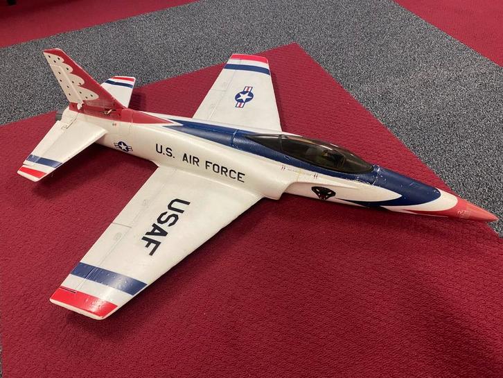 Habu 2 met retracts en flaps edf., Hobby en Vrije tijd, Modelbouw | Radiografisch | Vliegtuigen, Zo goed als nieuw, Ophalen