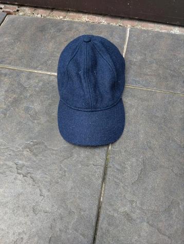 Blauwe herenpet Galeries Lafayette beschikbaar voor biedingen