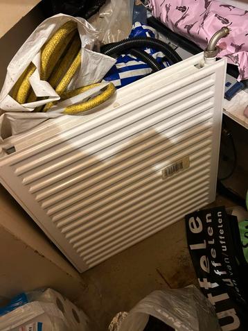 Te koop 2 x radiator beschikbaar voor biedingen