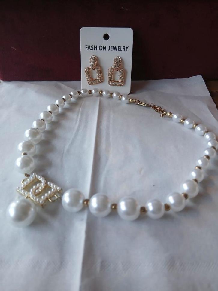 Elegante parelketting met oorbellen set, Sieraden, Tassen en Uiterlijk, Kettingen, Nieuw, Kunststof, Wit, Met hanger, Met strass