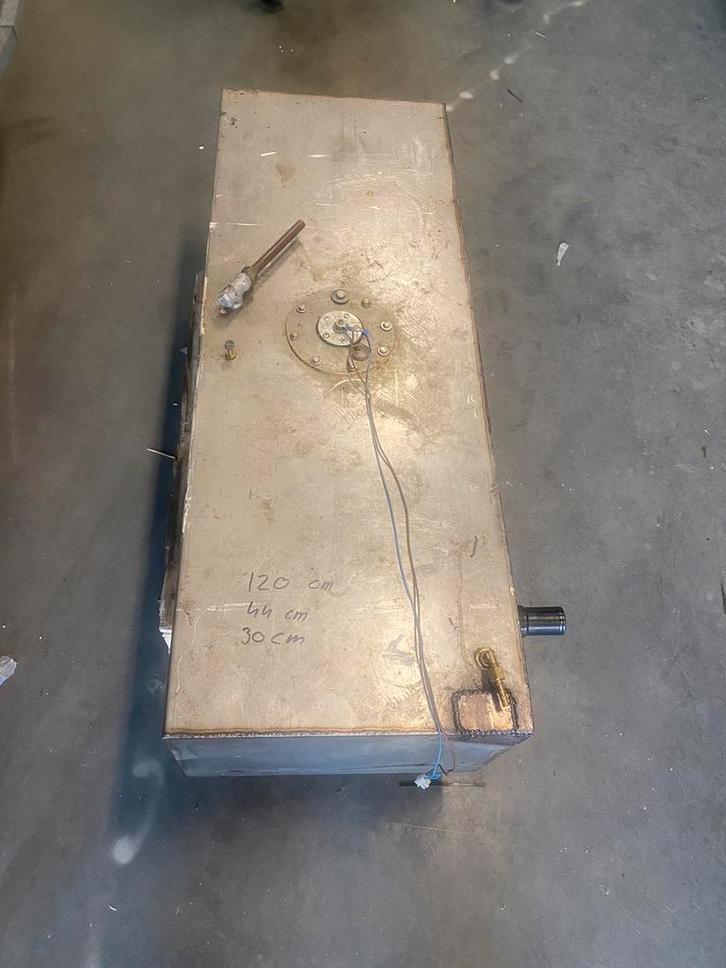 RVS inbouw tank rond of vierkant, Watersport en Boten, Accessoires en Onderhoud, Gebruikt, Motor en Techniek, Ophalen of Verzenden