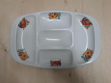 Vintage metalen geëmailleerde schaal beschikbaar voor biedingen