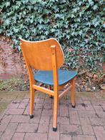 Oss: Keukenstoel, Ophalen