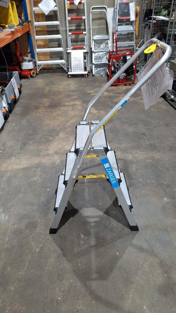 Bordestrap trap huishoudtrap Merk: Zarges 2 x3 treden, Doe-het-zelf en Verbouw, Ladders en Trappen, Nieuw, Trap, Minder dan 2 meter
