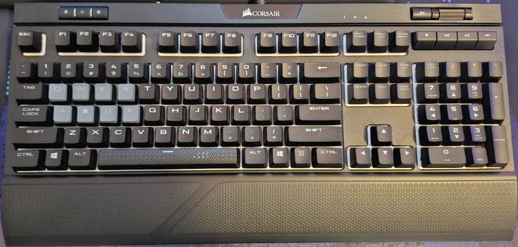 Corsair Strafe RGB MK.2 (Cherry MX Red), Computers en Software, Toetsenborden, Gebruikt, Qwerty, Bedraad, Gaming toetsenbord, Multimediatoetsen