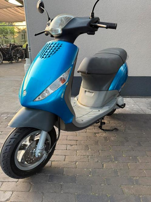 ⭐️Piaggio zip 2t 50cc 2002 nette staat 2047 kilometer!⭐️, Fietsen en Brommers, Scooters | Piaggio, Ophalen