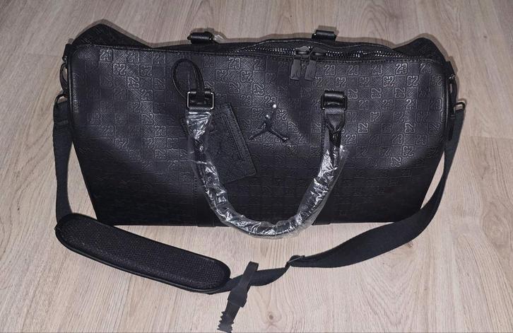 AIR JORDAN DUFFLEBAG NIEUW ALL BLACK, Sieraden, Tassen en Uiterlijk, Tassen | Reistassen en Weekendtassen, Nieuw, Zwart, 30 cm of meer