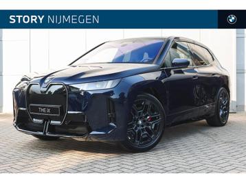 BMW iX xDrive60 M Sport / Panoramadak / Trekhaak / Stoelvent beschikbaar voor biedingen