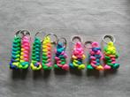 De lanyard-knoop of een poppetje in regenboogkleuren!, Ophalen of Verzenden, Nieuw, Knuffel of Figuurtje