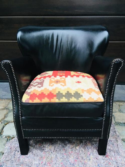 Vintage professor fauteuil met omkeerbaar Kelim kussen, Huis en Inrichting, Fauteuils, Zo goed als nieuw, Hout, Leer, Stof, Overige materialen
