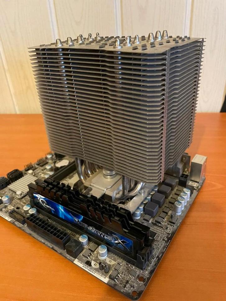 Intel G860 (gebruikt als media center + licht gamen), Computers en Software, Processors, Gebruikt, 2-core, 3 tot 4 Ghz, Ophalen of Verzenden