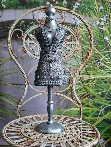 Steampunk fantasy torso  beschikbaar voor biedingen
