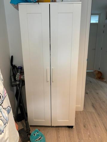 White wardrobe