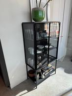 Kast Ethnicraft met zwart stalen deuren en glas., Huis en Inrichting, Gebruikt, Ophalen of Verzenden, Glas, 150 tot 200 cm