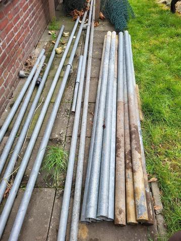 hekwerk palen en liggers beschikbaar voor biedingen