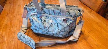 Oilily luiertas met verschoningsmatje, bloemen, lichtblauw beschikbaar voor biedingen