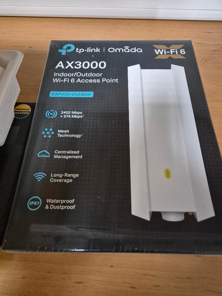 TP-Link router met drie buiten wifi punten, Computers en Software, Accesspoints, Nieuw, Ophalen of Verzenden