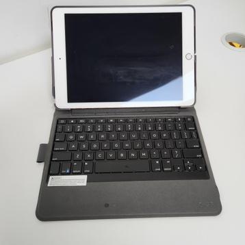 Apple Ipad Pro 9.7 goud- 32Gb incl. Keyboard case beschikbaar voor biedingen