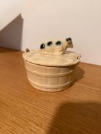 Wit botervlootje met koe op het deksel, Gebruikt, Keramiek, Ophalen of Verzenden, Overige stijlen