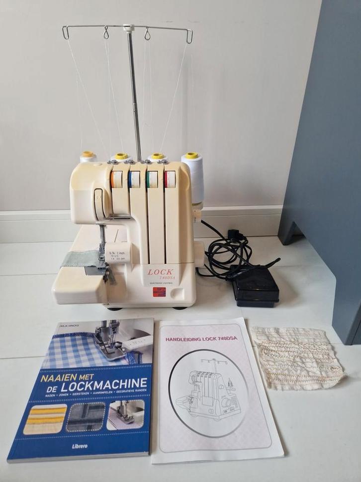 Lockmachine 740DSA, Hobby en Vrije tijd, Naaimachines en Toebehoren, Gebruikt, Lockmachine, Overige merken, Ophalen of Verzenden