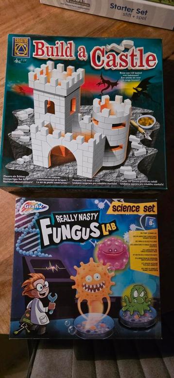 Bouwset Kasteel & Fungus Lab beschikbaar voor biedingen