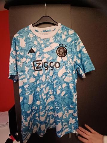 Ajax shirt beschikbaar voor biedingen