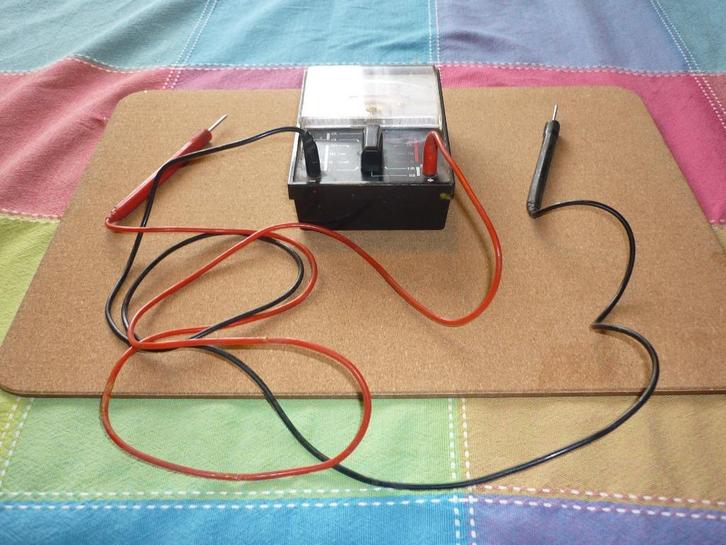 Grote multimeter Handylit model MK - 05 in goede staat, Doe-het-zelf en Verbouw, Meetapparatuur, Zo goed als nieuw, Multimeter