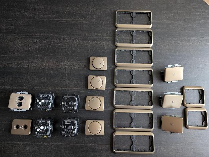 Busch Jeager inbouw schakelmateriaal o.a. dimmers 2250/2250U, Doe-het-zelf en Verbouw, Elektra en Kabels, Overige typen, Ophalen of Verzenden