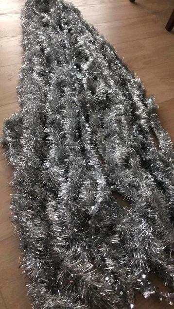 Zilveren kerstboom slingers beschikbaar voor biedingen