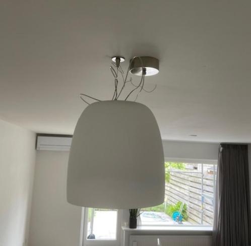 Design plafondlamp van melkglas, Huis en Inrichting, Lampen | Hanglampen, Zo goed als nieuw, 50 tot 75 cm, Glas, Ophalen of Verzenden