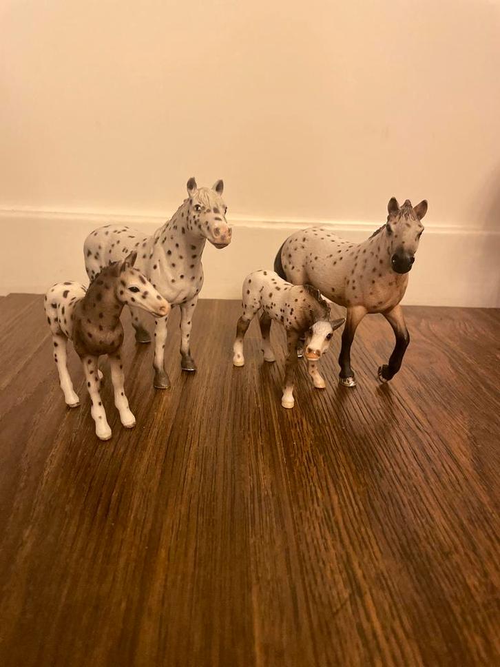 Schleich Appaloosa Familie, Verzamelen, Dierenverzamelingen, Zo goed als nieuw, Beeldje of Figuurtje, Paard, Ophalen of Verzenden