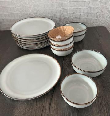 IKEA Gladelig grijs 5 borden beschikbaar voor biedingen