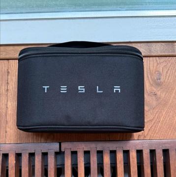 Tesla Pechset banden reparatie set beschikbaar voor biedingen