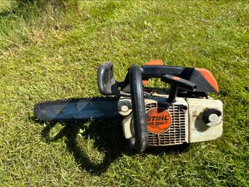 Stihl MS 200T tophandle kettingzaag. beschikbaar voor biedingen