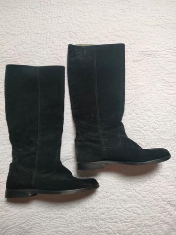 Zwarte suede laarzen maat 38 beschikbaar voor biedingen