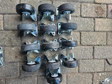 Set van 14 nieuweZwenkwielen beschikbaar voor biedingen