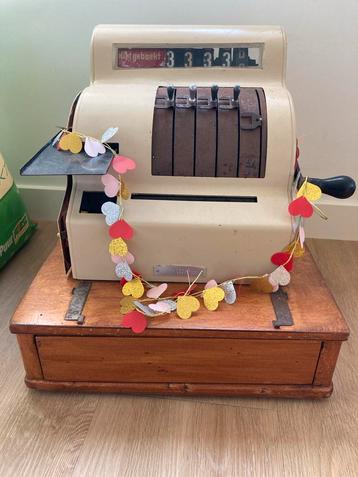 Antieke Kassa - Vintage Decoratie beschikbaar voor biedingen
