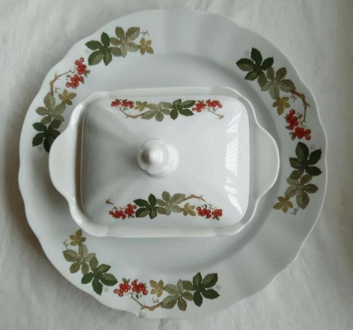 Winterling Marktleuthen schaal botervloot hulst rode bessen, Antiek en Kunst, Antiek | Servies los, Ophalen of Verzenden