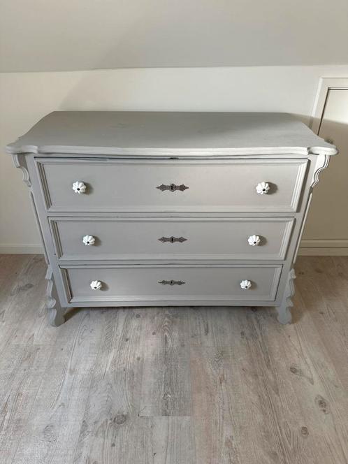 Brocante Landelijke Grijze Commode met 3 Laden, Huis en Inrichting, Kasten | Ladekasten, Gebruikt, Minder dan 100 cm, 100 tot 150 cm