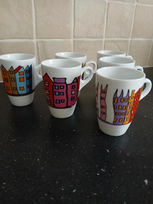 Yong koffiemokje type huisjes, Huis en Inrichting, Keuken | Servies, Zo goed als nieuw, Porselein, Ophalen of Verzenden