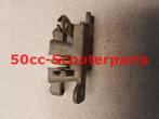Zadelslot Kymco New Dink 77235-Kkc4-80A Gebruikt, Ophalen of Verzenden, 50ccscooterparts, Info@50cc-scooterparts.nl, Veen
