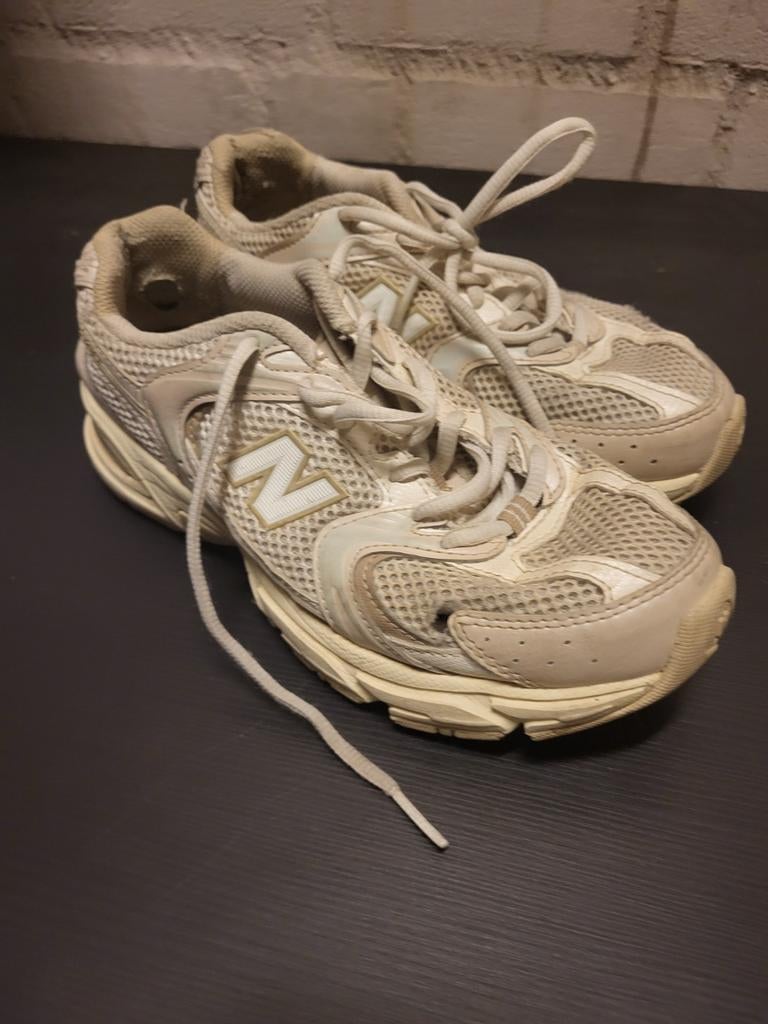 New Balance 530 Sneakers - Gedragen/ afgedragen, Kleding | Dames, Schoenen, Wit, New Balance, Ophalen of Verzenden, Gedragen