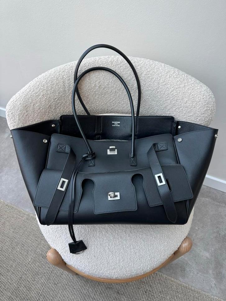 Balenciaga Bel Air Tas Medium - Zwart, Sieraden, Tassen en Uiterlijk, Tassen | Damestassen, Zo goed als nieuw, Handtas, Zwart
