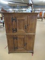 Oer 11728 vroeg 18e eeuwse eiken dubbel deurs spinde, Ophalen