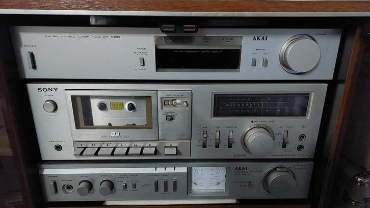 Vintage Stereotoren met Akai en Sony en meubel, Audio, Tv en Foto, Stereo-sets, Gebruikt, Cassettedeck, Tuner of Radio, Speakers