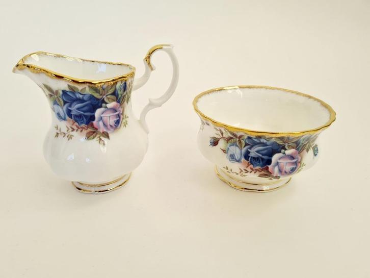Royal Albert 'Moonlight Rose' 3-delig set, Verzamelen, Porselein, Kristal en Bestek, Gebruikt, Overige typen, Porselein, Ophalen of Verzenden