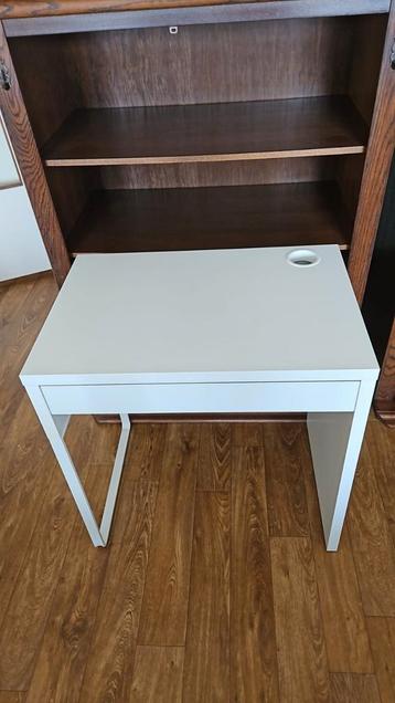 Bureau met lade - 73x50cm beschikbaar voor biedingen