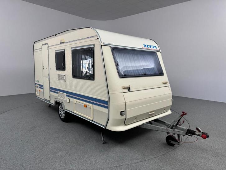 Adria Unica 390 PS Voortent Fietsendrager, Caravans en Kamperen, Caravans, Bedrijf, tot en met 3, Overige, Adria, Vast bed, tot 4 meter